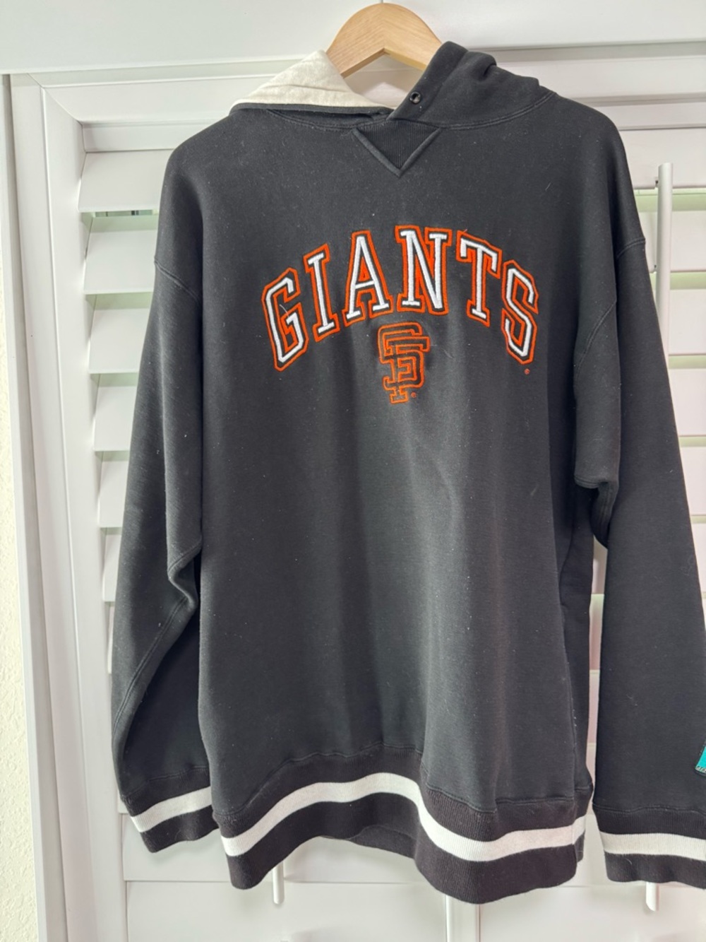 Men's San Francisco Giants Black Hooded Sweatshirt with Orange Logo size large
